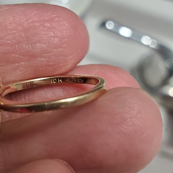 10k gold ring from birks. Vantage gold ring with natural pearl and shaphir - Picture 7 of 11